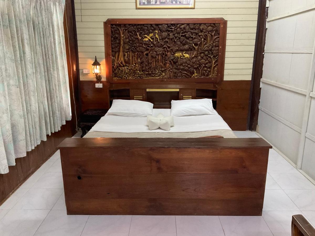 Kwanlah Homestay 夜占县 外观 照片