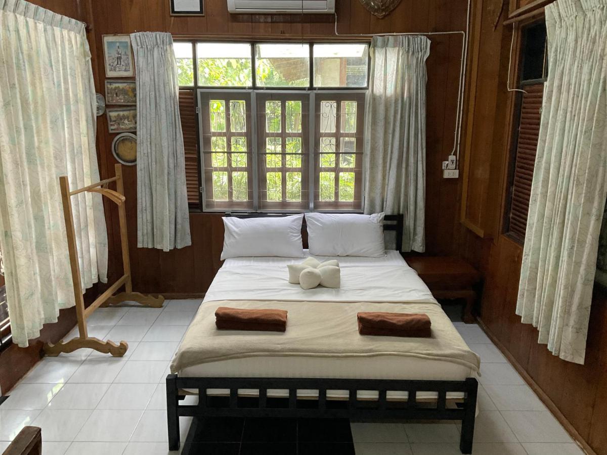 Kwanlah Homestay 夜占县 外观 照片